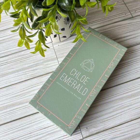 NEW Chloe Emerald Professional Cold Therapy Ice Roller Skincare Accessory - Picture 3 of 8